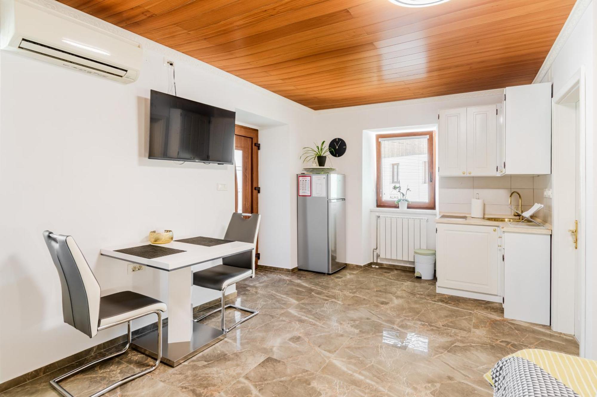 Apartmaji Mausi Bovec Ngoại thất bức ảnh