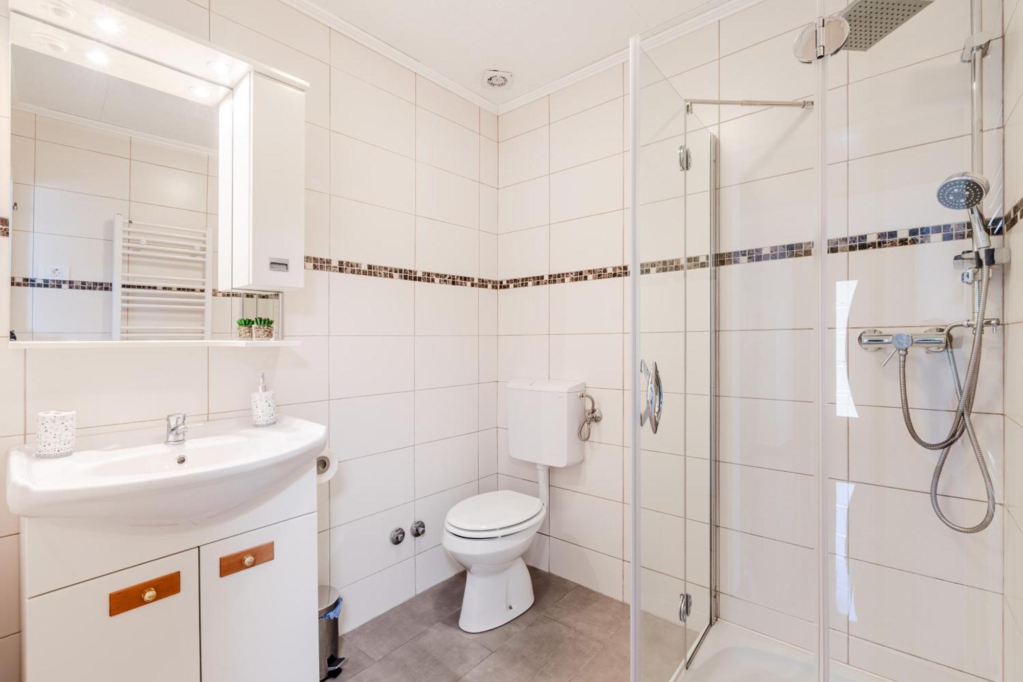 Apartmaji Mausi Bovec Ngoại thất bức ảnh