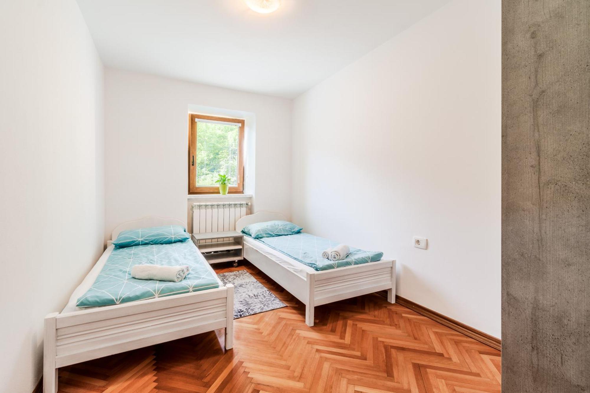 Apartmaji Mausi Bovec Ngoại thất bức ảnh
