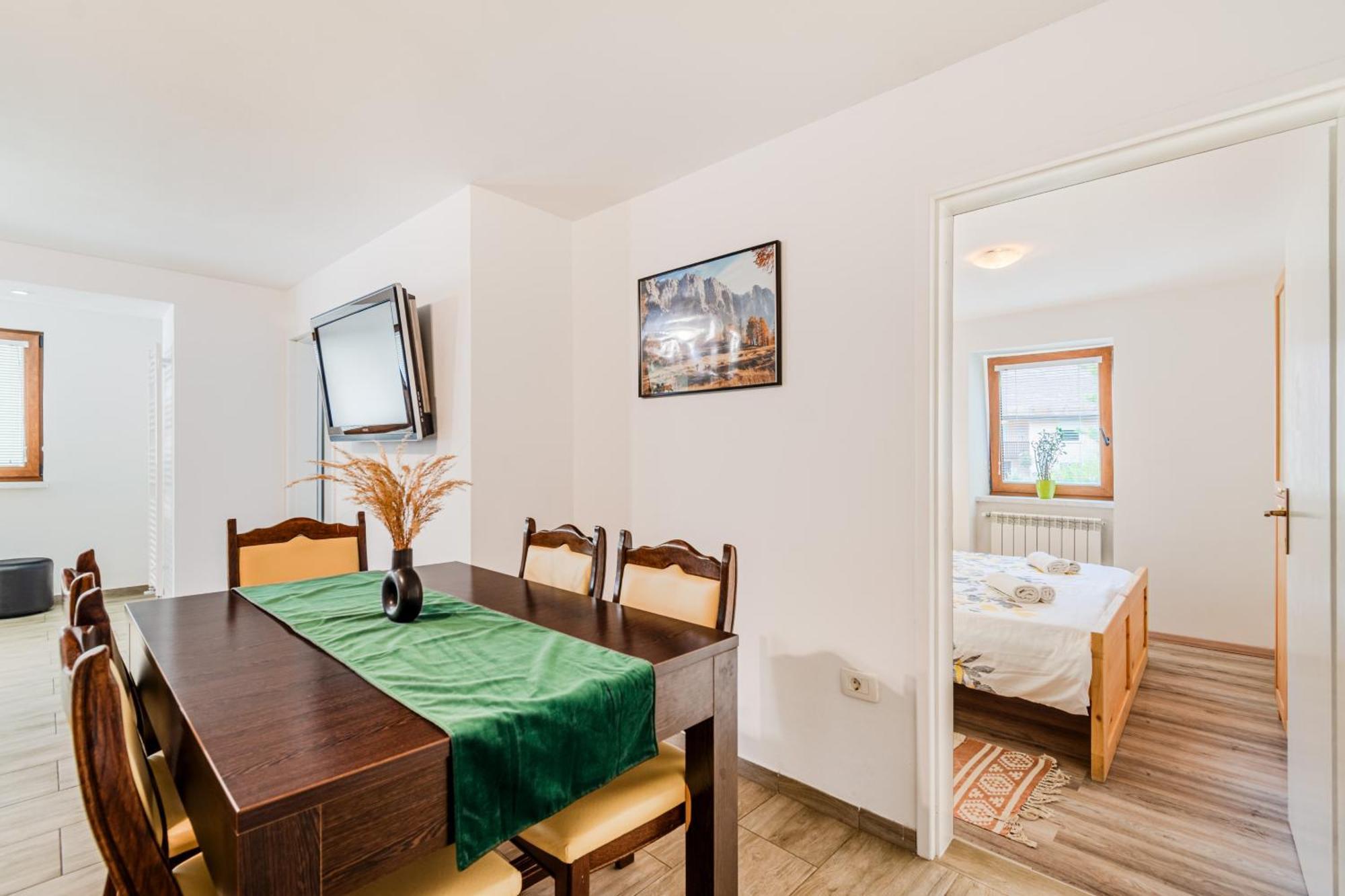 Apartmaji Mausi Bovec Ngoại thất bức ảnh